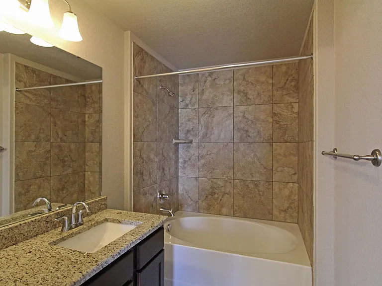 631 Westfield Blvd — Photo 14