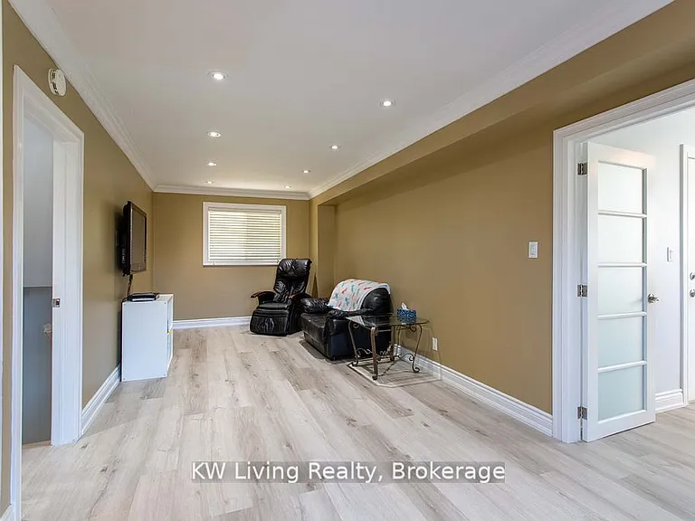 702 Lake Dr S — Photo 24
