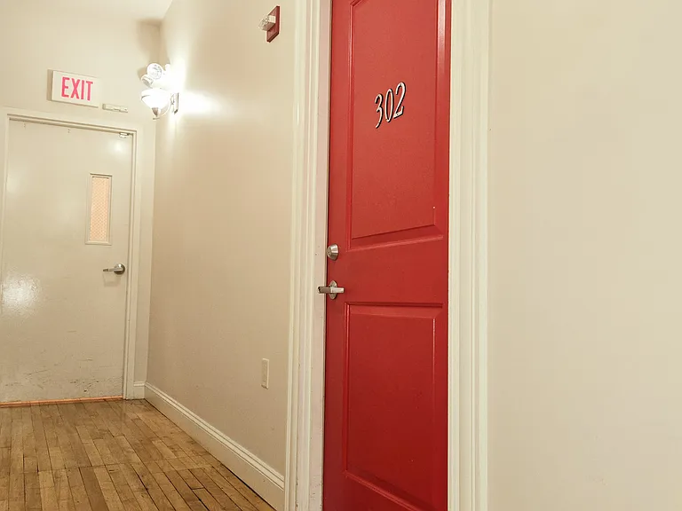 9 N Centre St #302 — Photo 3