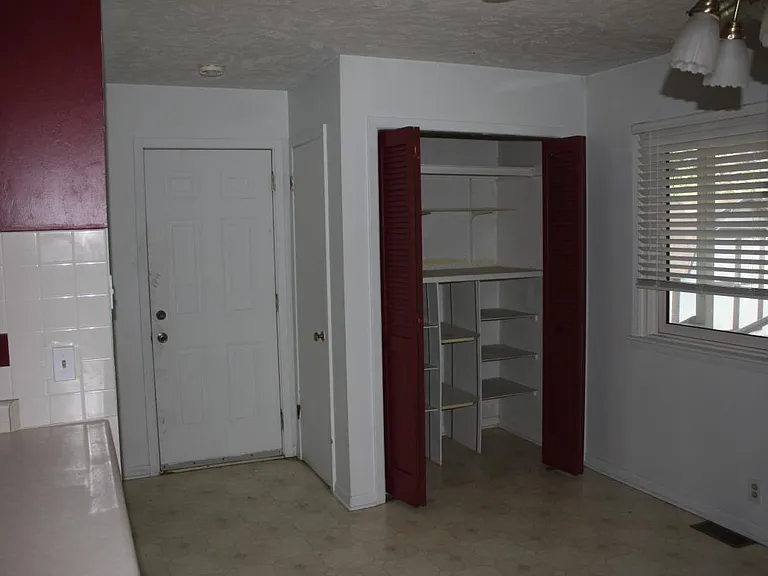722 E Park Lane St — Photo 5