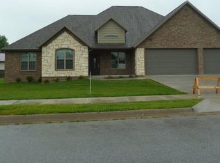 4403 S 3rd Ct, Rogers, AR 72758