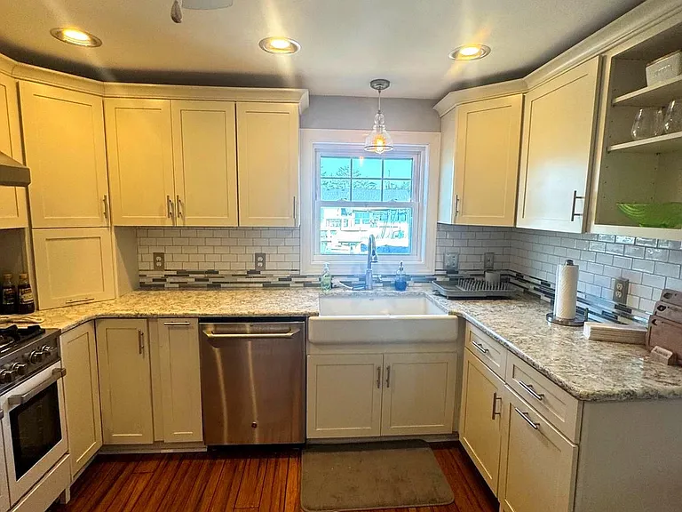 10613 Shifting Sands Dr — Photo 22