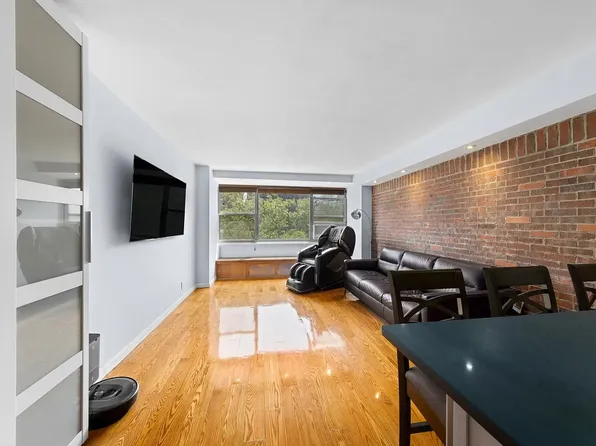 185 Park Row APT 4D, New York, NY 10038