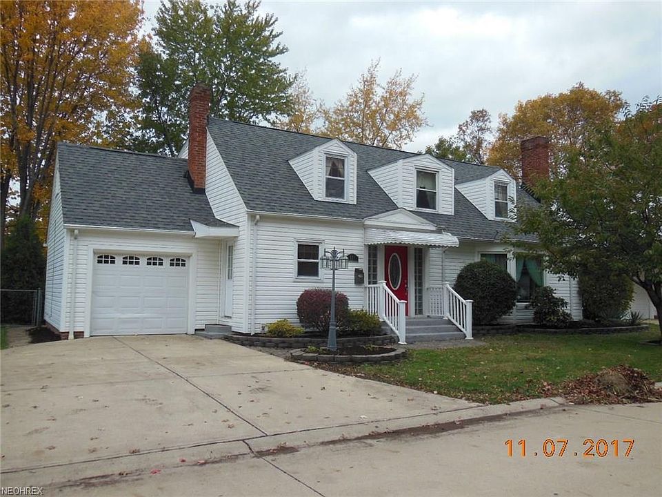 1st image of 110 Lake Edge Dr