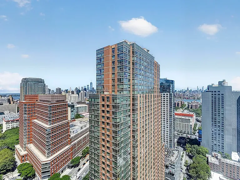 86 Fleet Pl #25R — Photo 8