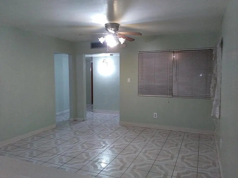 708 Pinewood Ct — Photo 9