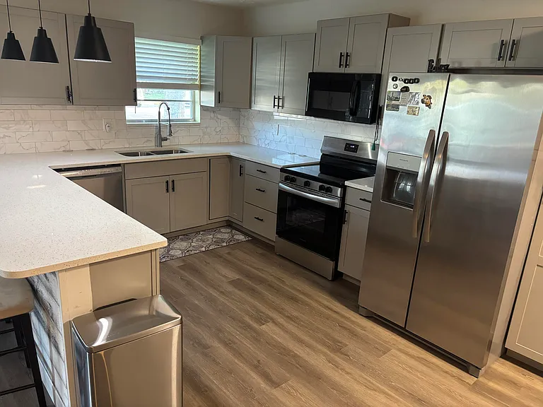 211 Country Ln #C — Photo 4
