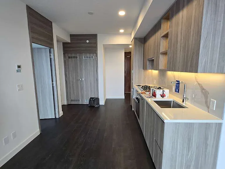 68 Esther Shiner Blvd #807 — Photo 19