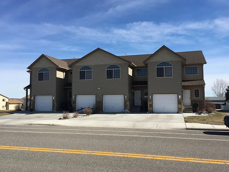 1965 Lake Hills Dr — Photo 1