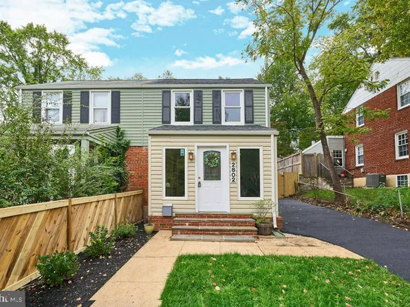 2802 Farmington Dr, Alexandria, VA 22303