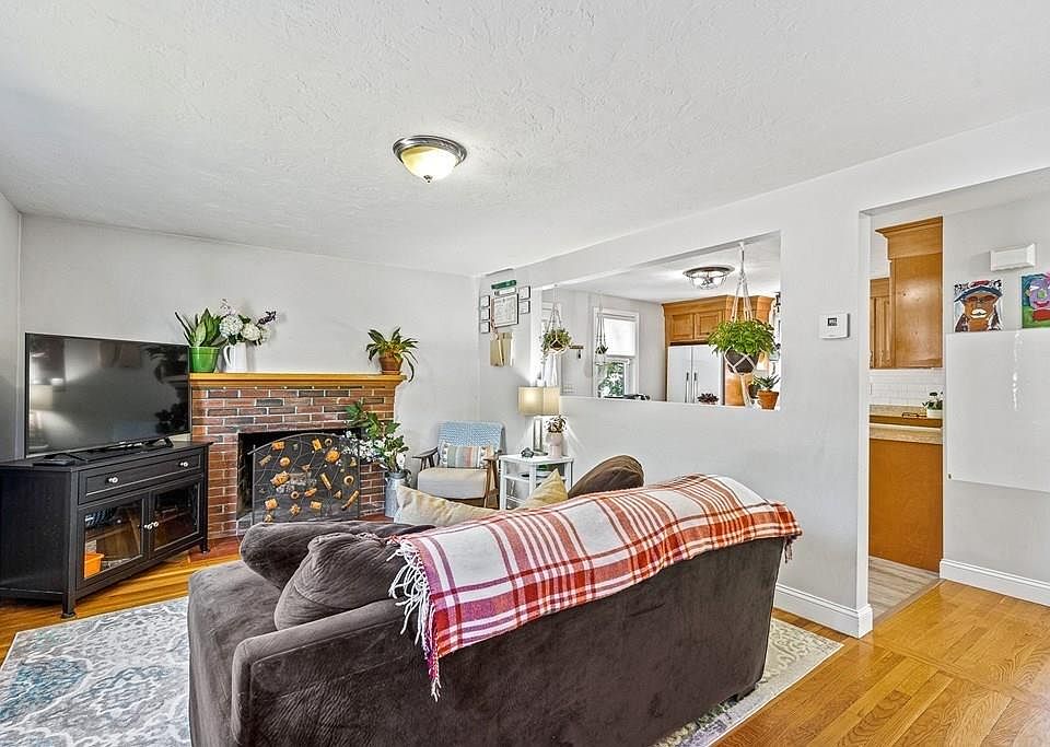 62 Bartholomew St, Peabody, MA 01960 Zillow