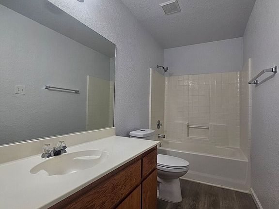 5th image of 4005 Hitchrock Dr #B