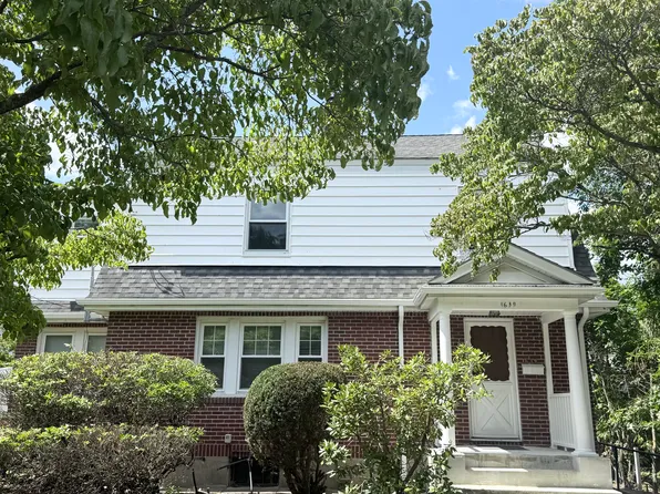 1639 Washington St, Newton, MA 02465