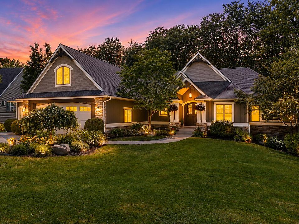1st image of 566 Stonehenge Dr SW