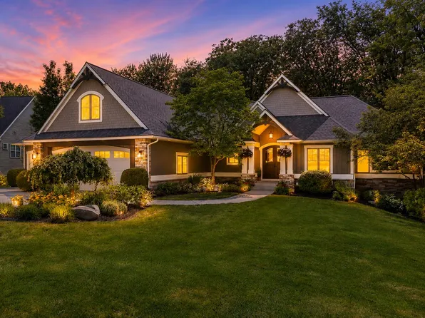 566 Stonehenge Dr SW, Grandville, MI 49418