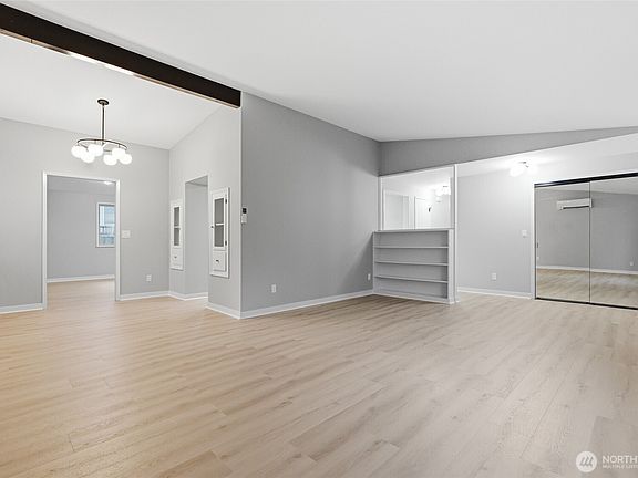 4th image of 101 161st Street SE