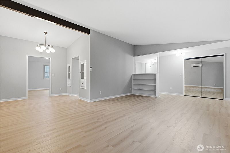 4th image of 101 161st Street SE