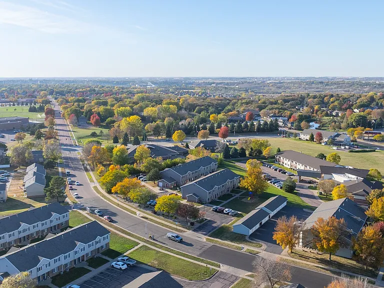 Quail Hollow Townhomes — Photo 16
