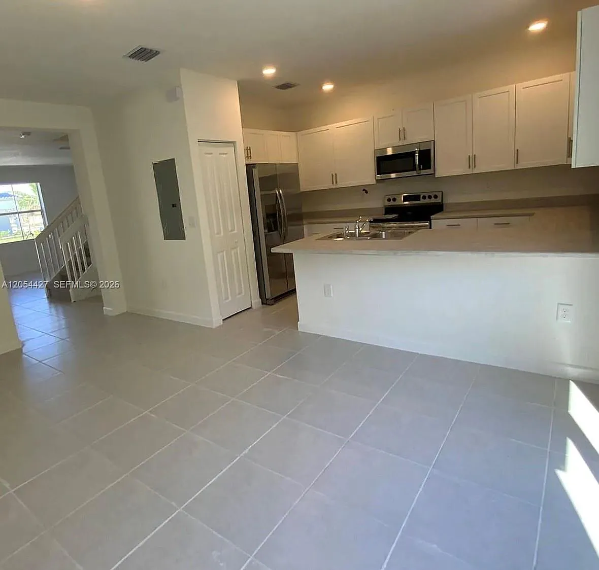 3 bed, 1658 sqft, $2,300 — Photo 3