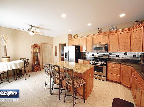 3rd image of 1205 Heritage Dr