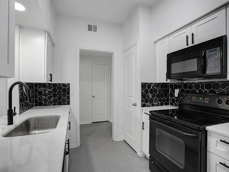 2475 Underwood St #180 — Photo 10