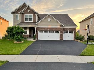 29 Andrew Ln, Hawthorn Woods, IL 60047
