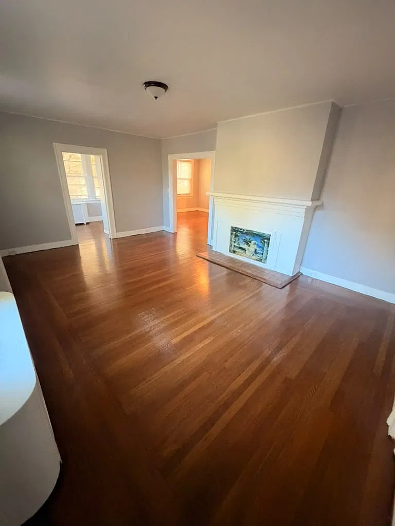 4 bed, 1931 sqft, $2,300 — Photo 4