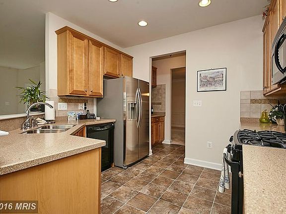 4th image of 6000 Popes Creek Pl