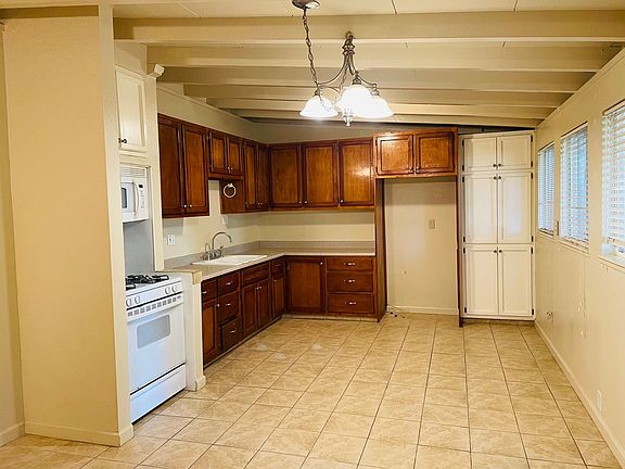 3rd image of 791 Reuter Dr