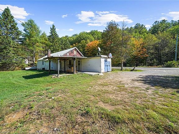 5th image of 1093 S Lake Rd