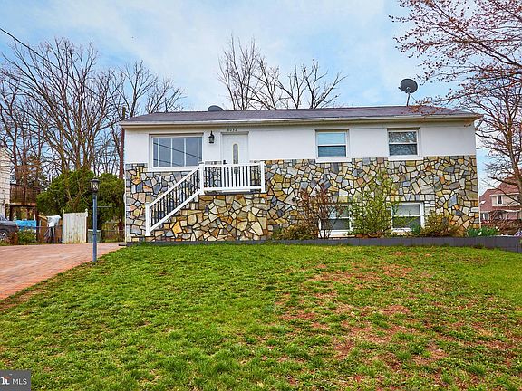 2nd image of 8032 Lomond South Dr
