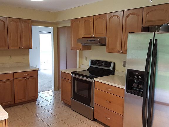 5th image of 3316 Bunker Hill Dr