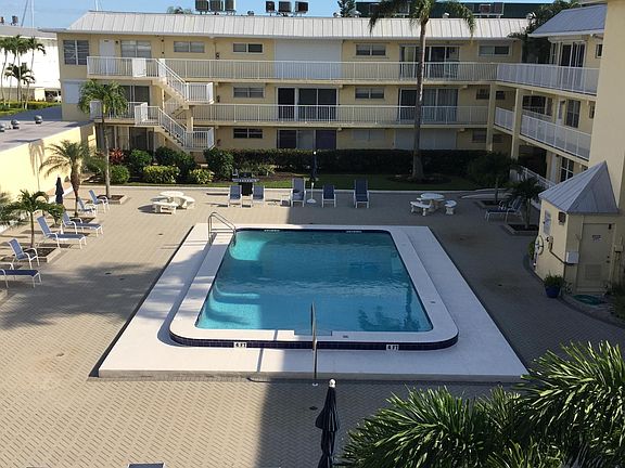 2nd image of 1100 8th Ave S APT 228H