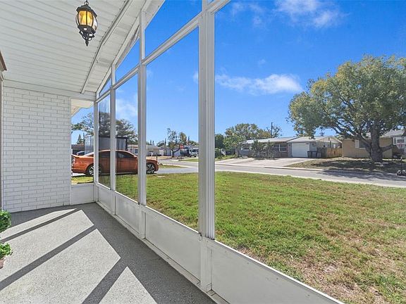 5th image of 5203 Manor Dr