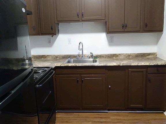 3rd image of 6617 Stoney Point N