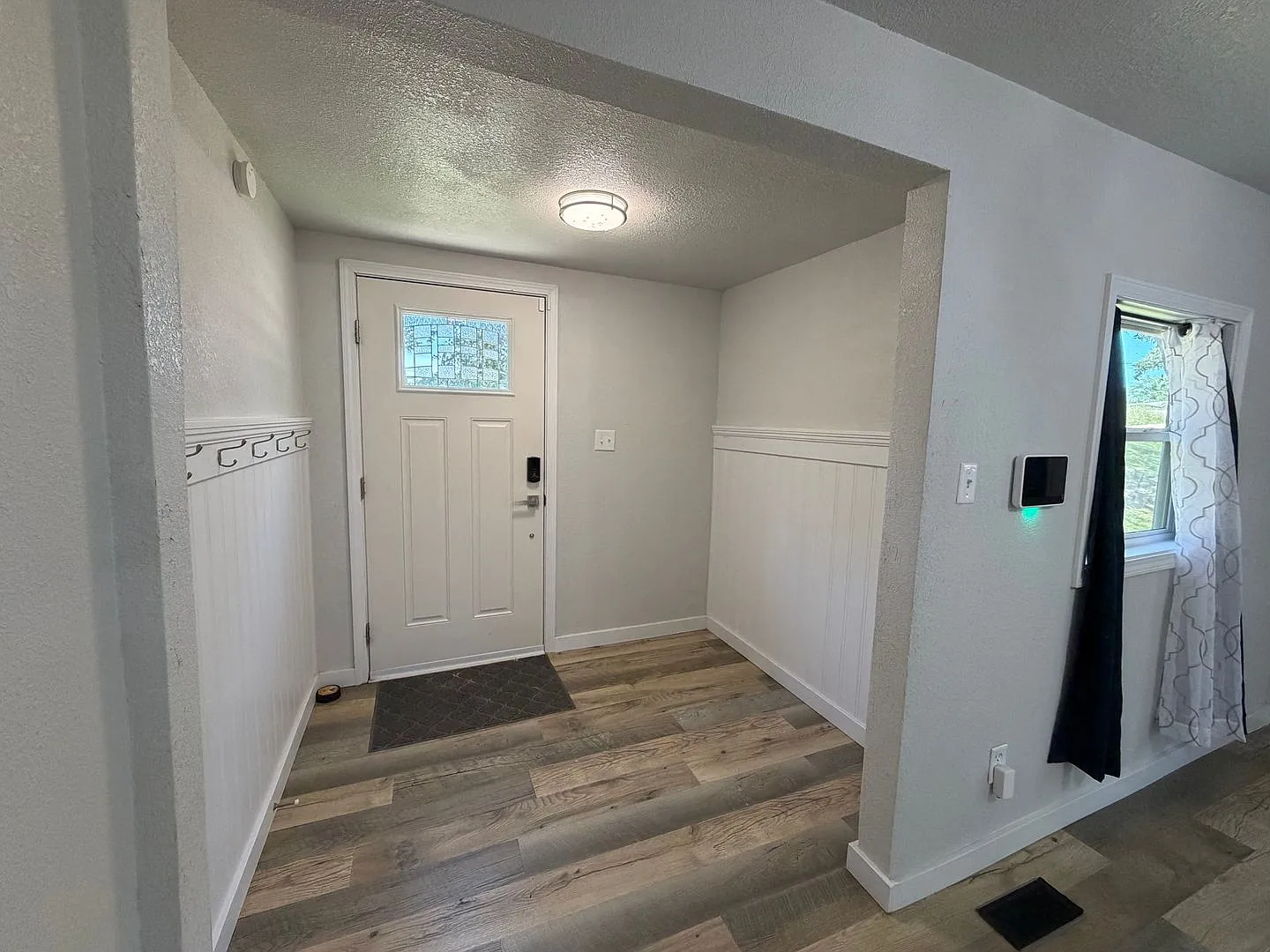 2 Bedroom House Available in Crocker, MO! — Photo 2