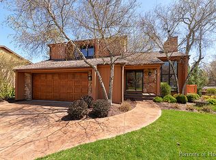 205 White Oak Dr, Wheaton, IL 60187