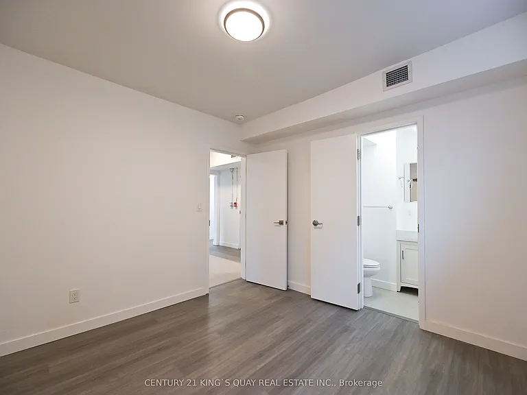 1A Leonard Ave #2 — Photo 15
