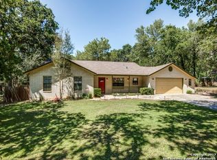 339 Bear Ridge Dr, La Vernia, TX 78121