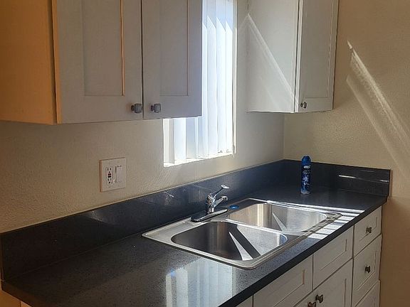 2nd image of 828 S Glendale Ave APT 12
