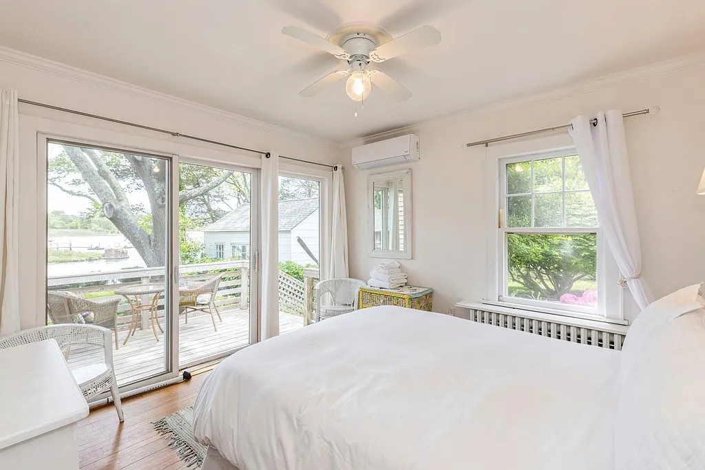 Adorable Waterfront on Towd Point Road — Photo 4