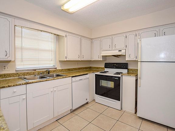 4th image of 335 Fairview Ave