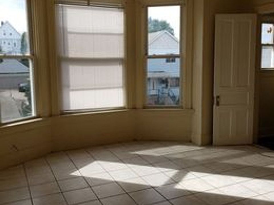 2nd image of 1426-36 S 31st St #1434