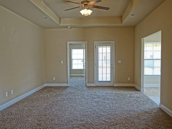 4th image of 117 Coach Glen Dr