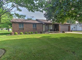 4870 E Hayden Dr, Decatur, IL 62521