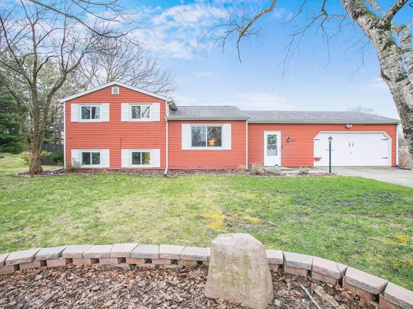 18040 Bariger Pl, South Bend, IN 46637