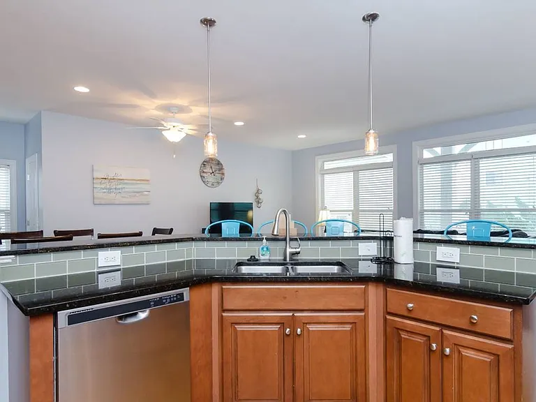 1604 Canal Dr #1 — Photo 7