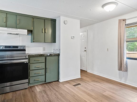 8th image of 131 Regal Ct