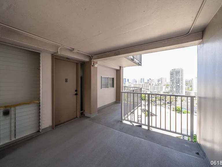 1617 Keeaumoku St #1005 — Photo 5