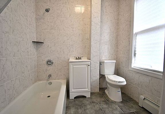 4th image of 1719 Melville St #3